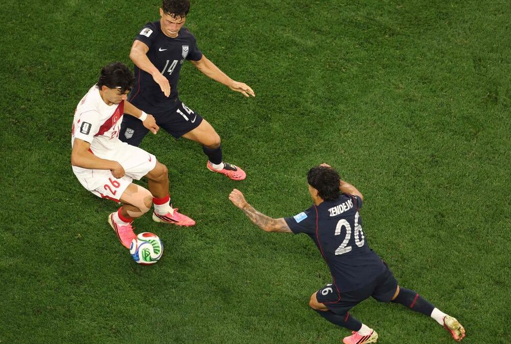 Turkiye beat U.S. 3-2 with last-gasp winner in dead rubber in LA