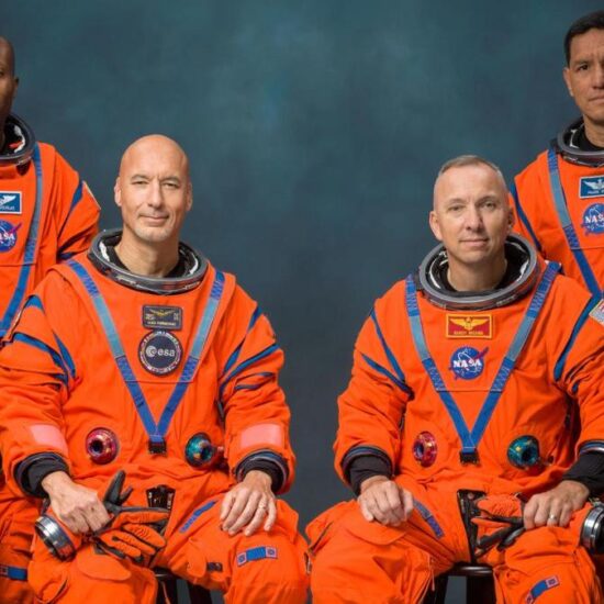NASA announces Artemis III crew; taps U.S. astronauts, Italian for mission with SpaceX, Blue Origin mooncraft