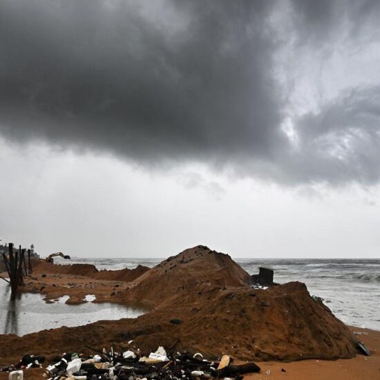 Bursts of rain may deal a double whammy to soil moisture, nitrogen